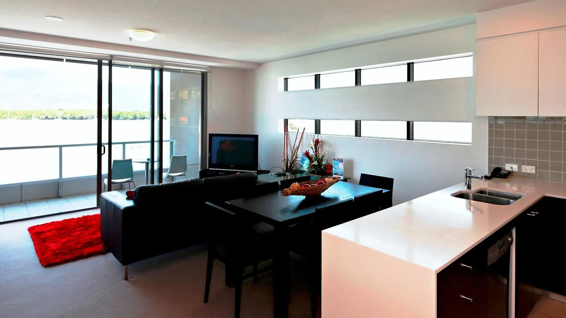 Cairns Private Apartments Aparthotel