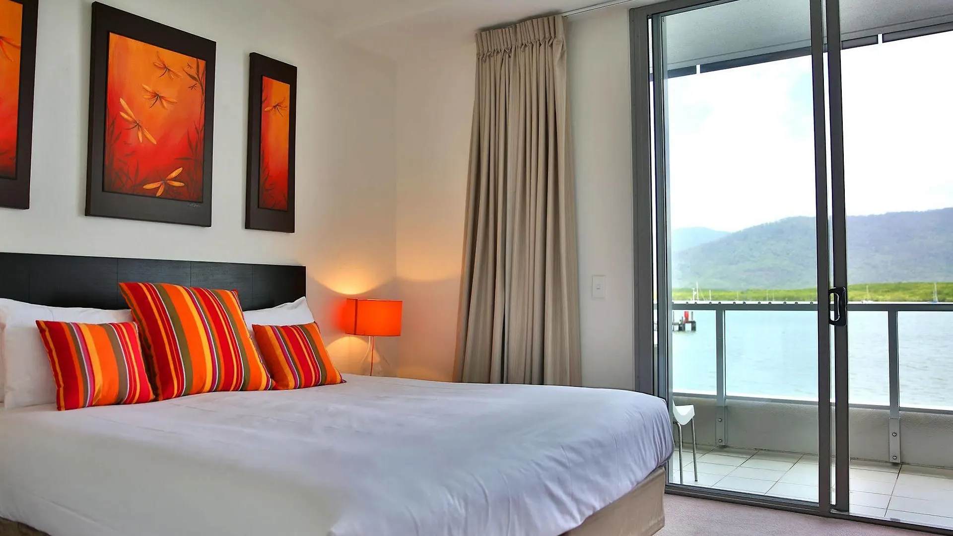 Cairns Private Apartments 4*,