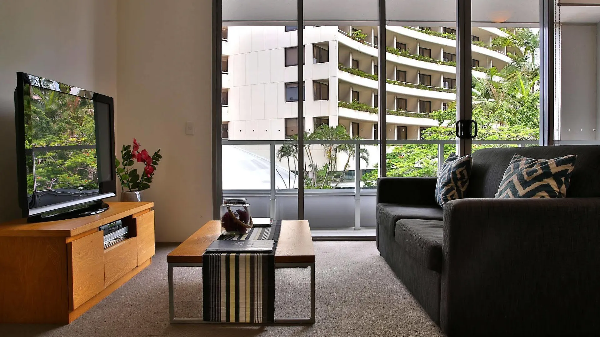 Cairns Private Apartments Aparthotel