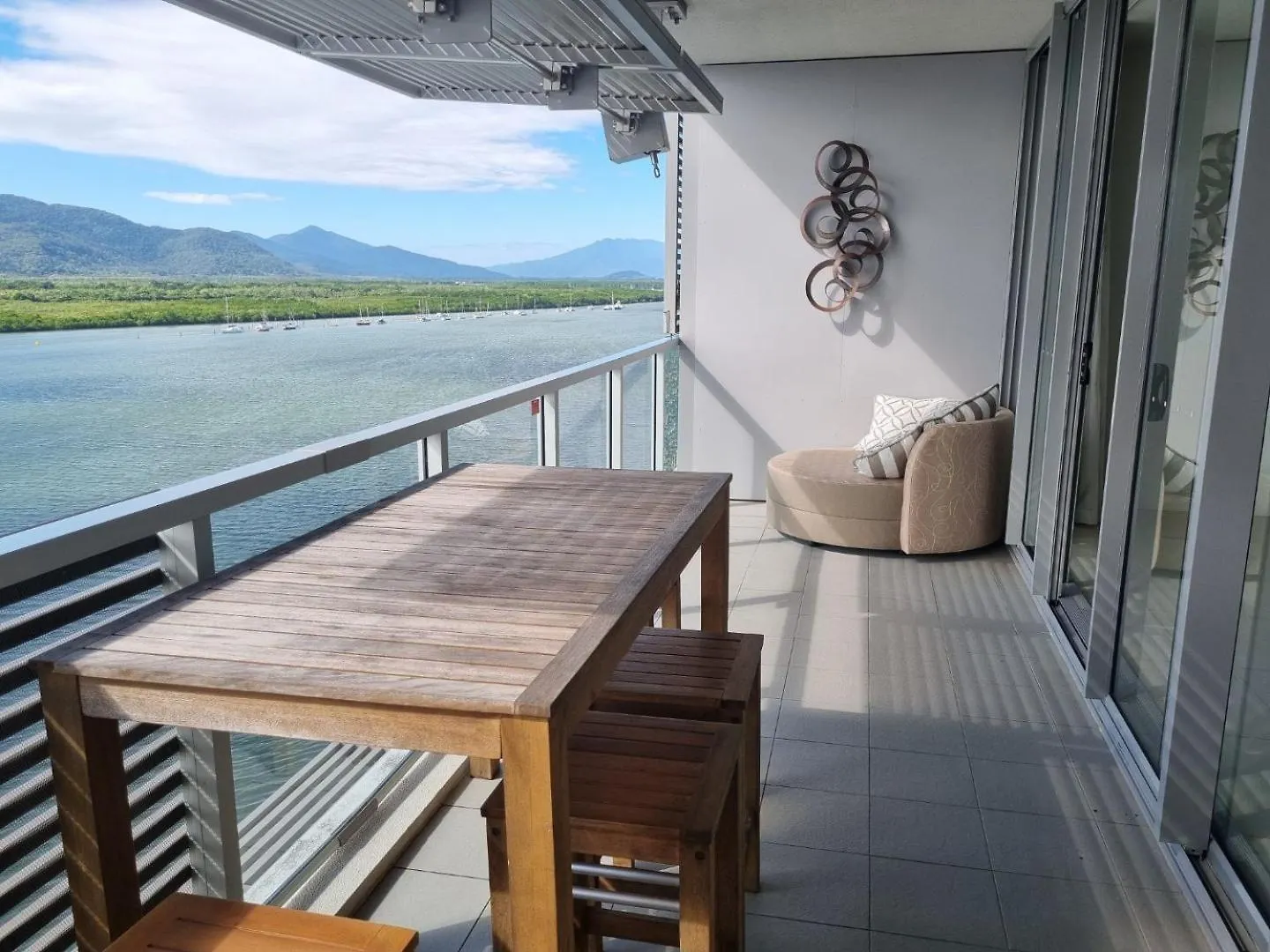 Cairns Private Apartments Aparthotel