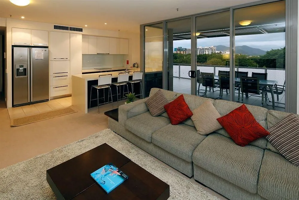 Cairns Private Apartments Aparthotel